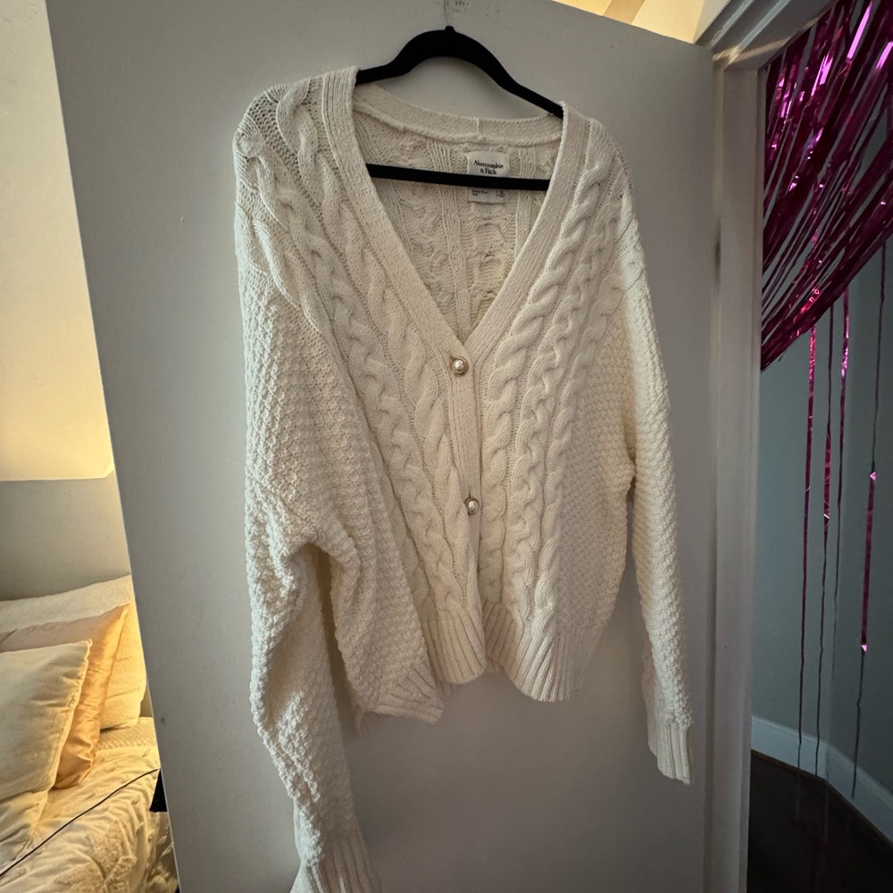 Abercrombie & Fitch Cream Cable Knit Cardigan